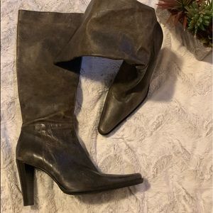 Distressed Gunmetal Women’s boots